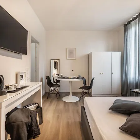 게스트하우스 Emilia Essence 3*