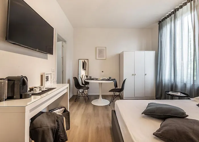 بيت ضيافة Emilia Essence 3*